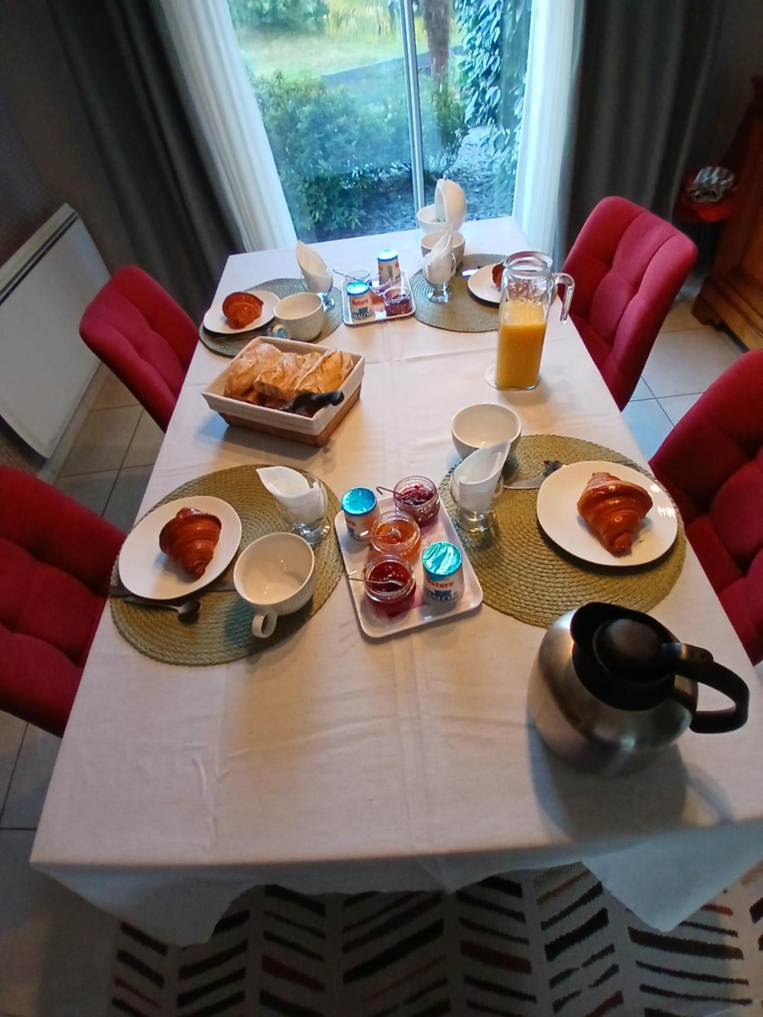 Chez Bernard Et Nicole Bed and Breakfast Betton Εξωτερικό φωτογραφία